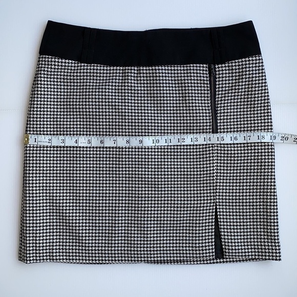 Houndstooth Mini Skirt Front Slit Accent Zipper Black White - Picture 10 of 15